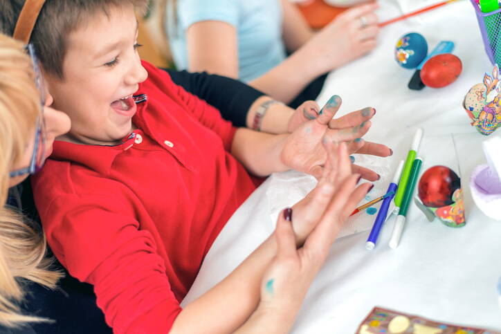 istock-934261884_2.jpg Zoom: Unsere Wunschliste: Kunsttherapie für hospitalisierte Kinder und Jugendliche dauerhaft anbieten.