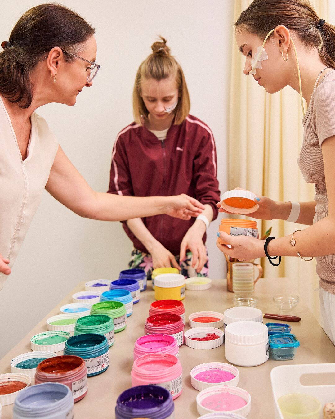 Spendenprojekt Kunsttherapie Abwechslung und Kreativität im Spitalalltag für junge Patient:innen der Kinderklinik Bern