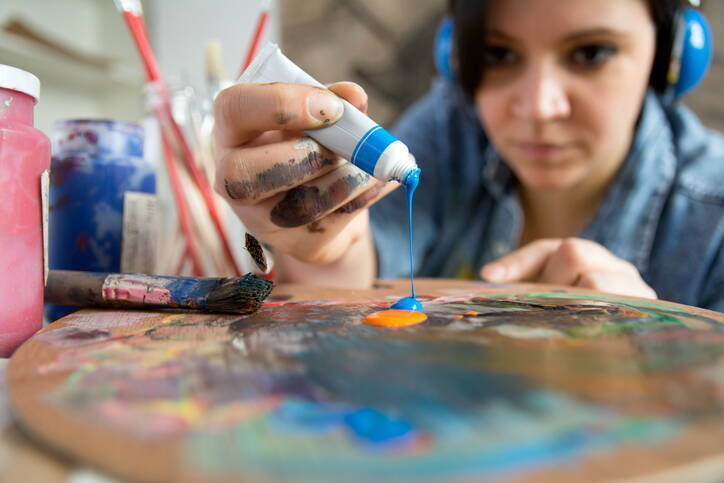 Spendenprojekt Kunsttherapie Abwechslung und Kreativität im Spitalalltag für junge Patient:innen der Kinderklinik Bern